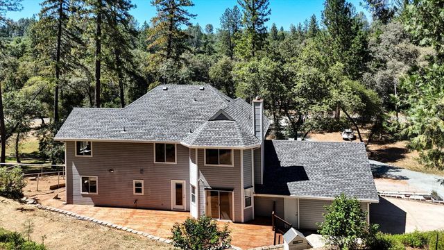 19407 Tiger Tail Rd, Grass Valley, CA 95949