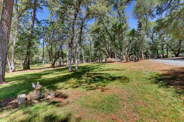 19407 Tiger Tail Rd, Grass Valley, CA 95949