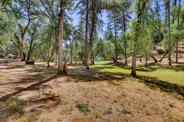 19407 Tiger Tail Rd, Grass Valley, CA 95949