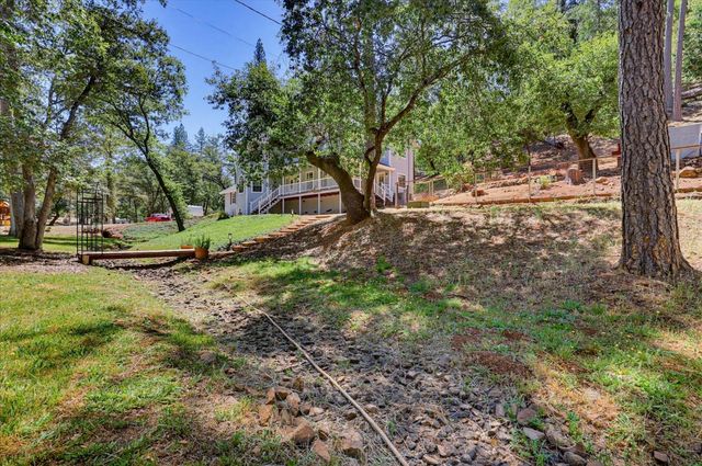 19407 Tiger Tail Rd, Grass Valley, CA 95949