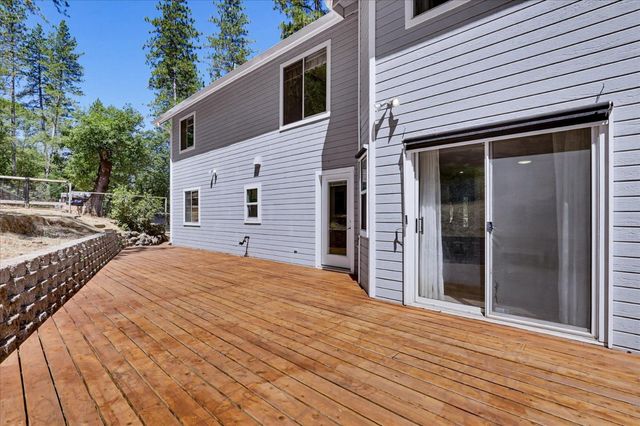 19407 Tiger Tail Rd, Grass Valley, CA 95949