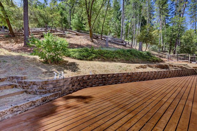 19407 Tiger Tail Rd, Grass Valley, CA 95949