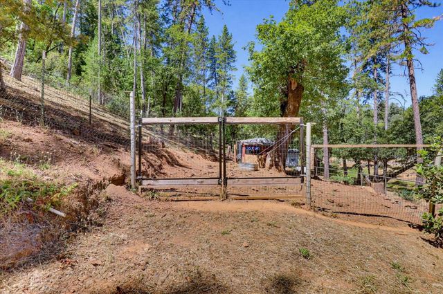 19407 Tiger Tail Rd, Grass Valley, CA 95949