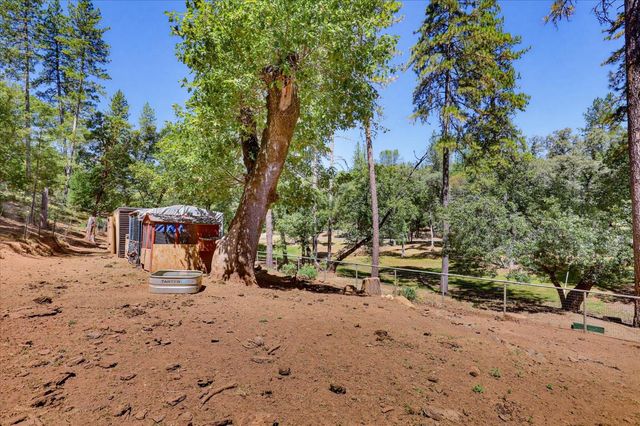 19407 Tiger Tail Rd, Grass Valley, CA 95949