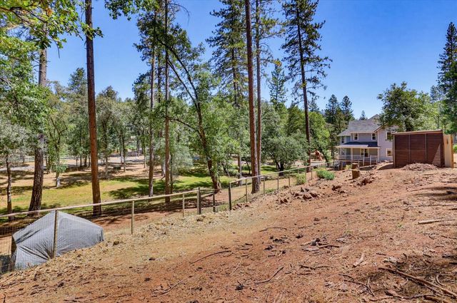 19407 Tiger Tail Rd, Grass Valley, CA 95949