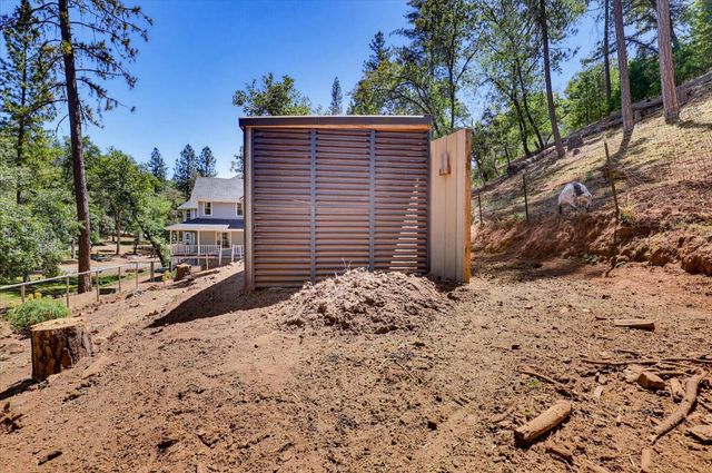 19407 Tiger Tail Rd, Grass Valley, CA 95949