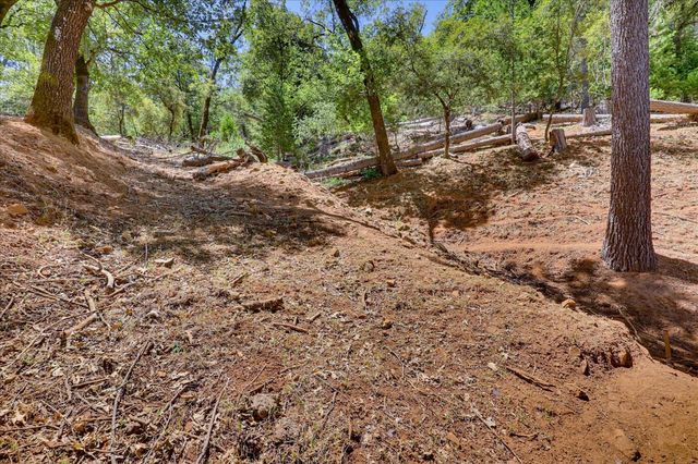 19407 Tiger Tail Rd, Grass Valley, CA 95949