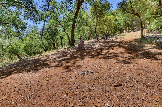 19407 Tiger Tail Rd, Grass Valley, CA 95949