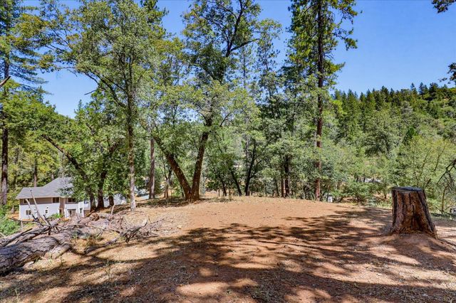 19407 Tiger Tail Rd, Grass Valley, CA 95949