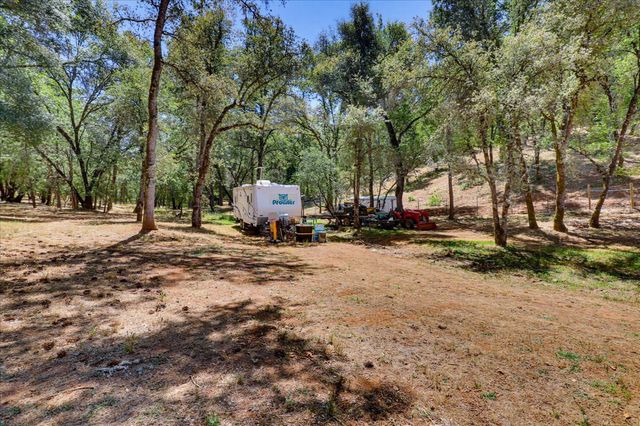 19407 Tiger Tail Rd, Grass Valley, CA 95949