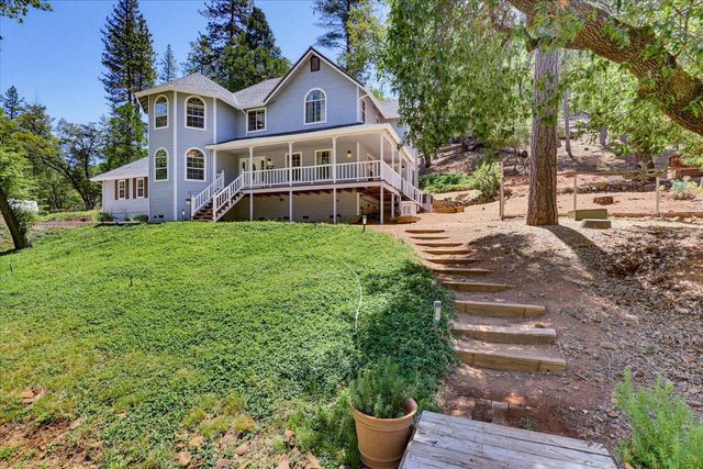 19407 Tiger Tail Rd, Grass Valley, CA 95949