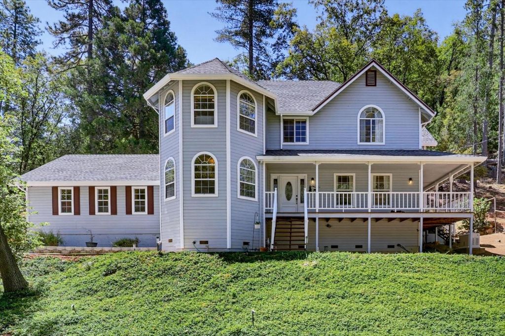 19407 Tiger Tail Rd, Grass Valley, CA 95949