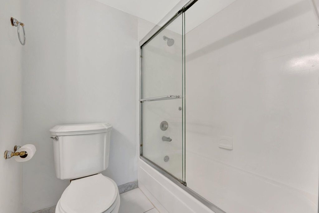 Image 17 of property listing at 3215 S Ocean Boulevard 703, Highland Beach, FL 33487