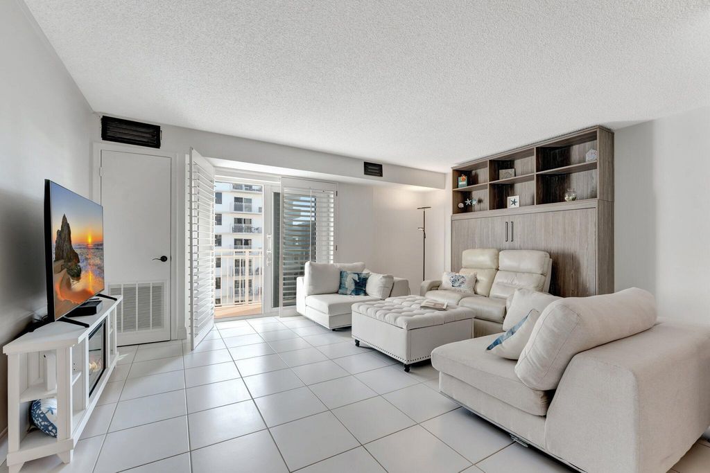 Image 6 of property listing at 3215 S Ocean Boulevard 703, Highland Beach, FL 33487