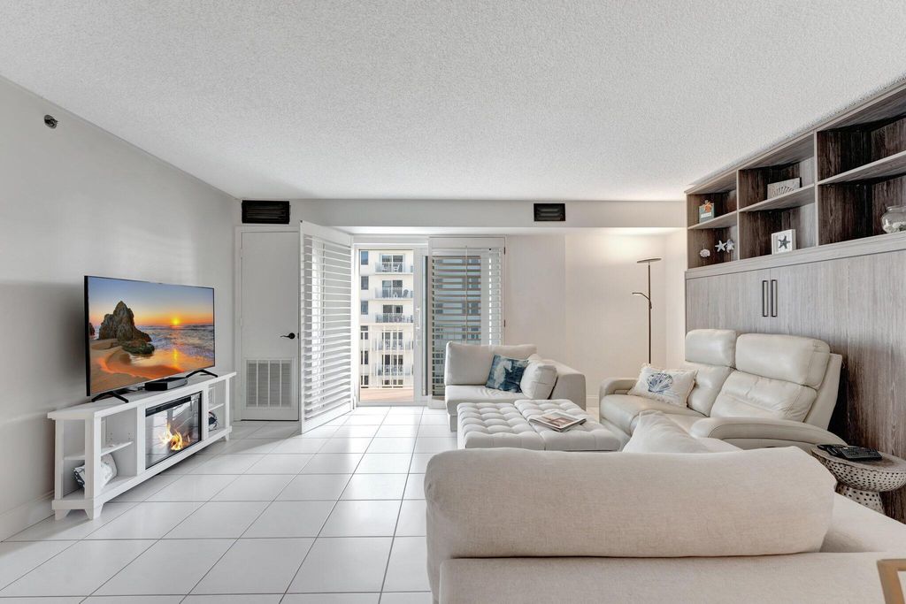 Image 7 of property listing at 3215 S Ocean Boulevard 703, Highland Beach, FL 33487