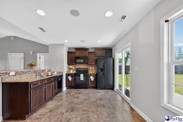 2114 Chatfield Dr, Florence, SC 29505
