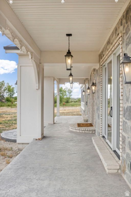 Image 5 of property listing at 2484 W 4000 S, Spanish Fork, UT 84660