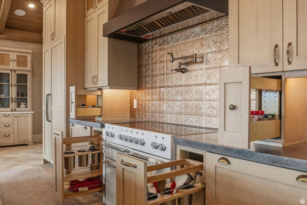 Image 42 of property listing at 2484 W 4000 S, Spanish Fork, UT 84660