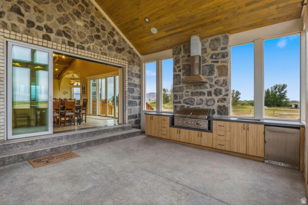 Image 49 of property listing at 2484 W 4000 S, Spanish Fork, UT 84660