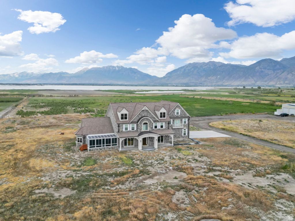 Image 7 of property listing at 2484 W 4000 S, Spanish Fork, UT 84660