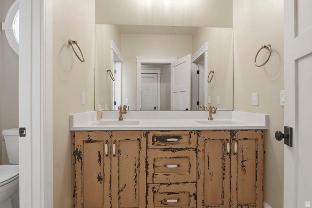 Image 70 of property listing at 2484 W 4000 S, Spanish Fork, UT 84660