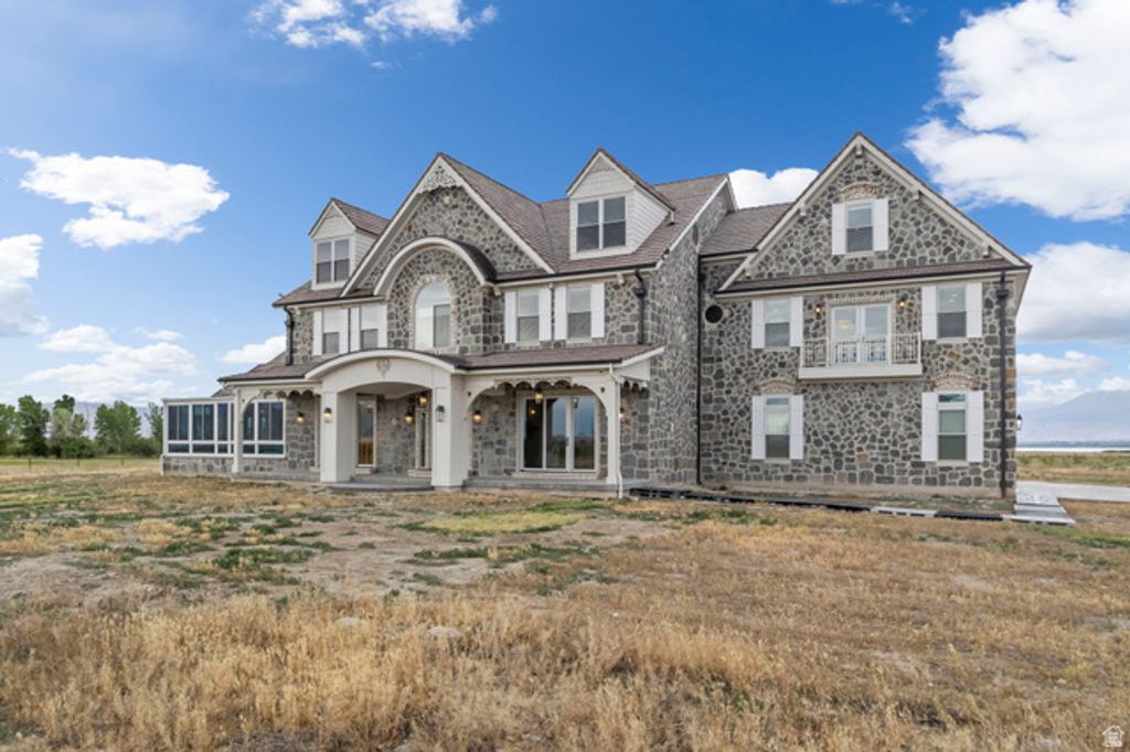 Image 90 of property listing at 2484 W 4000 S, Spanish Fork, UT 84660