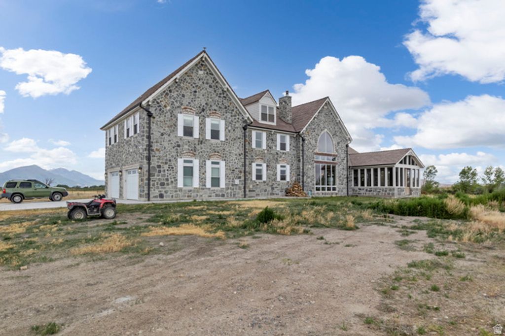 Image 91 of property listing at 2484 W 4000 S, Spanish Fork, UT 84660