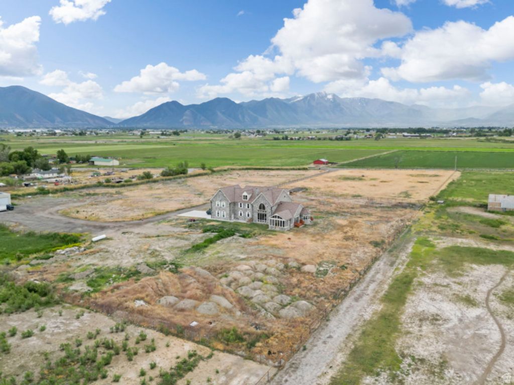 Image 98 of property listing at 2484 W 4000 S, Spanish Fork, UT 84660