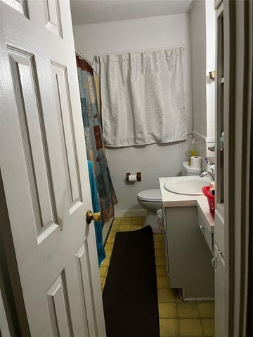 329 N Live Oak St Street N, Blessing, TX 77419