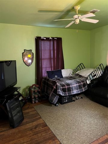 329 N Live Oak St Street N, Blessing, TX 77419