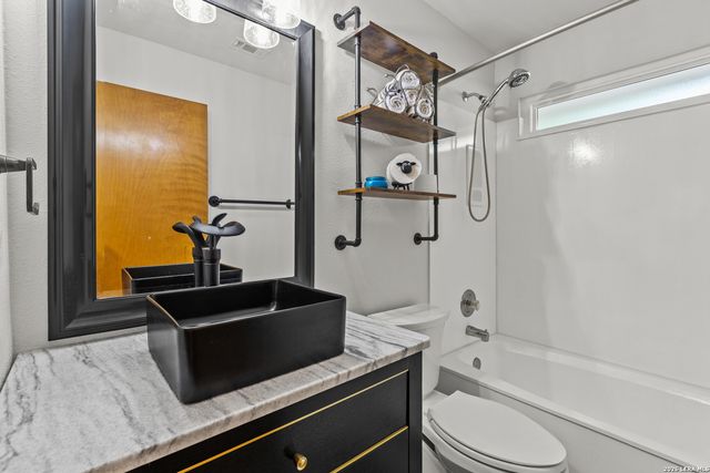 181 Skytrail, New Braunfels, TX 78130