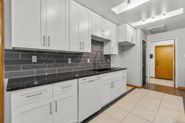 181 Skytrail, New Braunfels, TX 78130