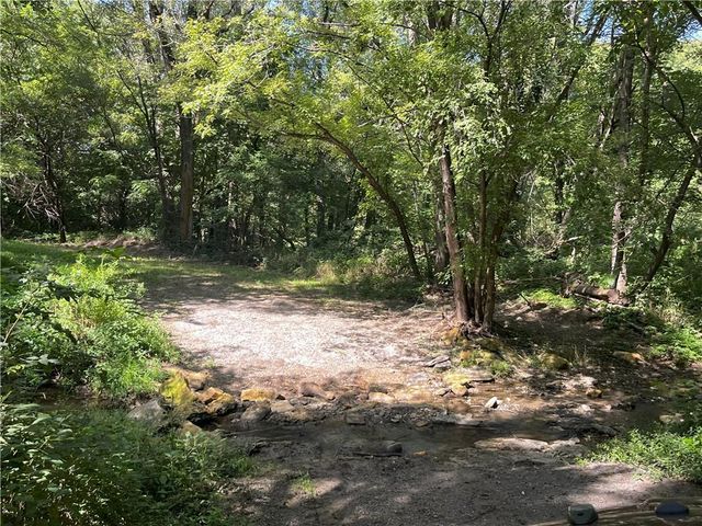 Y Highway, Oregon, MO 64473