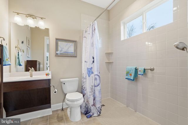 109 WAX WING CT, Lake Frederick, VA 22630