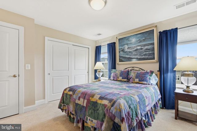 109 WAX WING CT, Lake Frederick, VA 22630