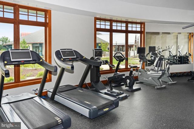 109 WAX WING CT, Lake Frederick, VA 22630