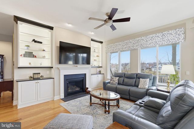 109 WAX WING CT, Lake Frederick, VA 22630