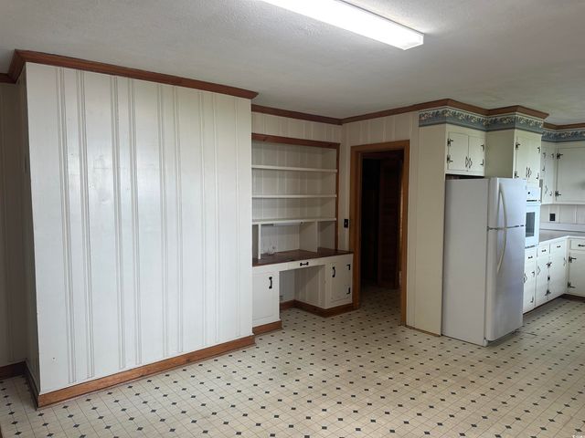 103 E 2nd Ave., Lake View, SC 29563