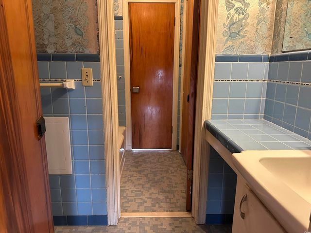 103 E 2nd Ave., Lake View, SC 29563