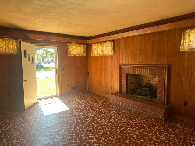 103 E 2nd Ave., Lake View, SC 29563