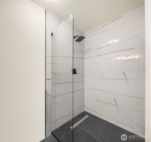 727 198th Place SE, Bothell, WA 98012