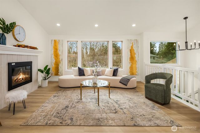 727 198th Place SE, Bothell, WA 98012