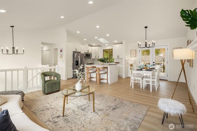 727 198th Place SE, Bothell, WA 98012