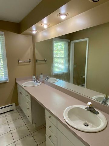 357 Roberts Road, Inverness, IL 60010