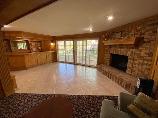 357 Roberts Road, Inverness, IL 60010