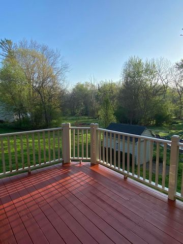 357 Roberts Road, Inverness, IL 60010