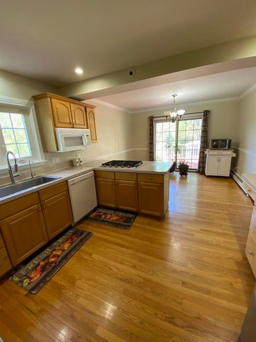 357 Roberts Road, Inverness, IL 60010