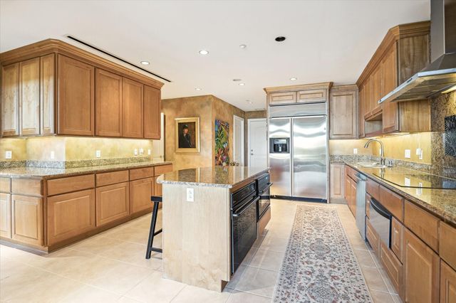 1000 Uptown Park Boulevard 93, Houston, TX 77056