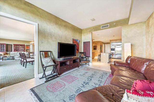 1000 Uptown Park Boulevard 93, Houston, TX 77056