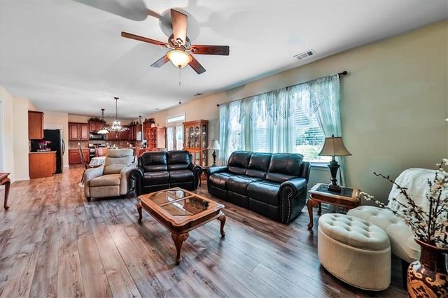 176 Oakland Way, Dallas, GA 30157
